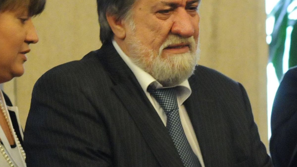 Вежди Рашидов: Лили Павлова дава парите, аз правя театри и музеи