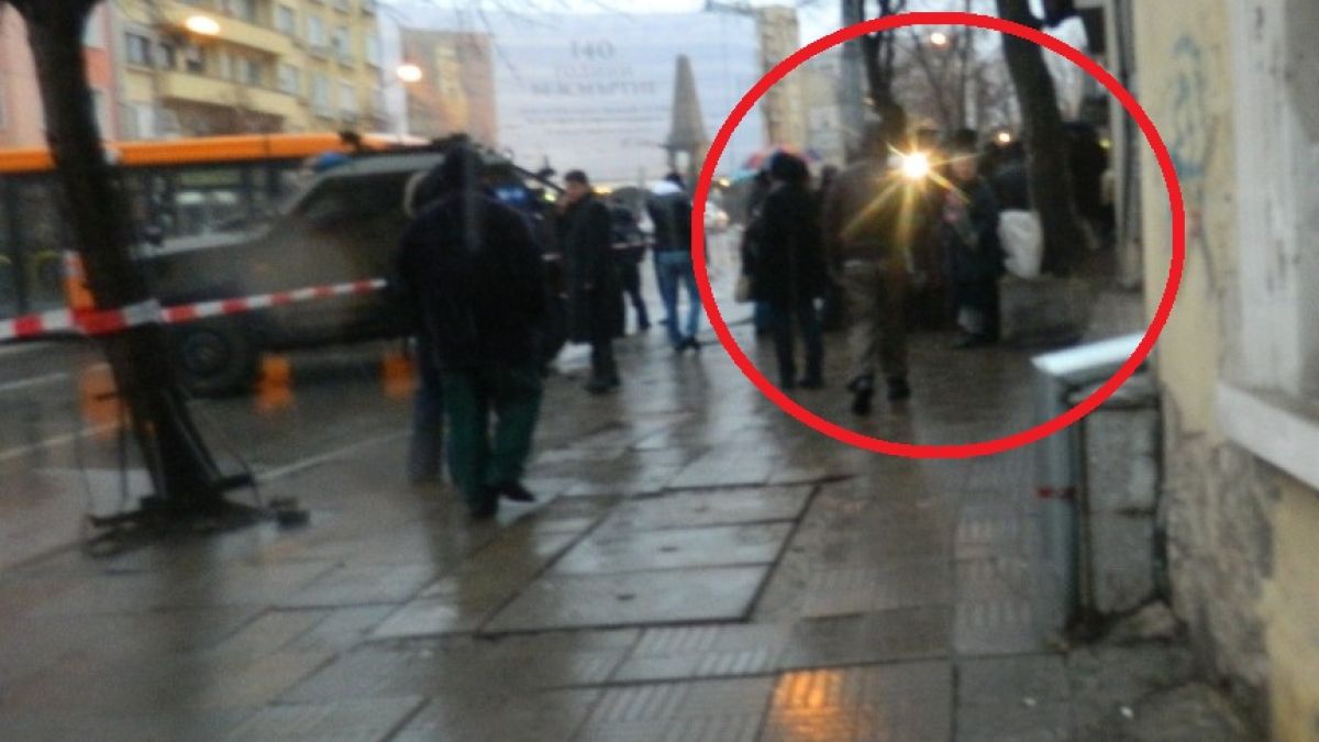 БЛИЦ TV: Скенери пазят подстъпите към паметника на Левски в София