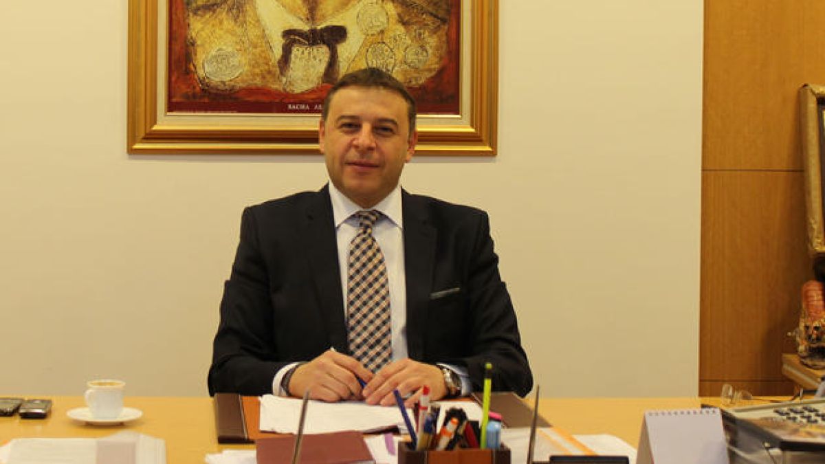 Благоевградчани се бунтуваха със свещ в ръка  