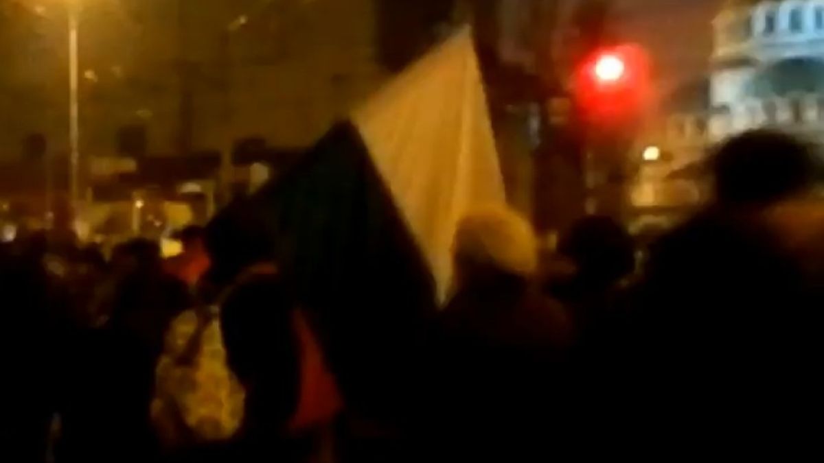 БЛИЦ TV: Първи кадри от протеста в София