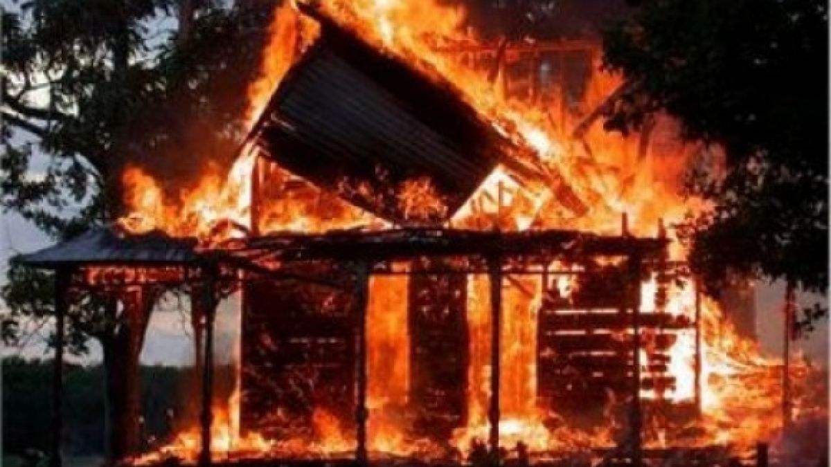 Пожар изпепели бридж клуба на бригадирски лагер
