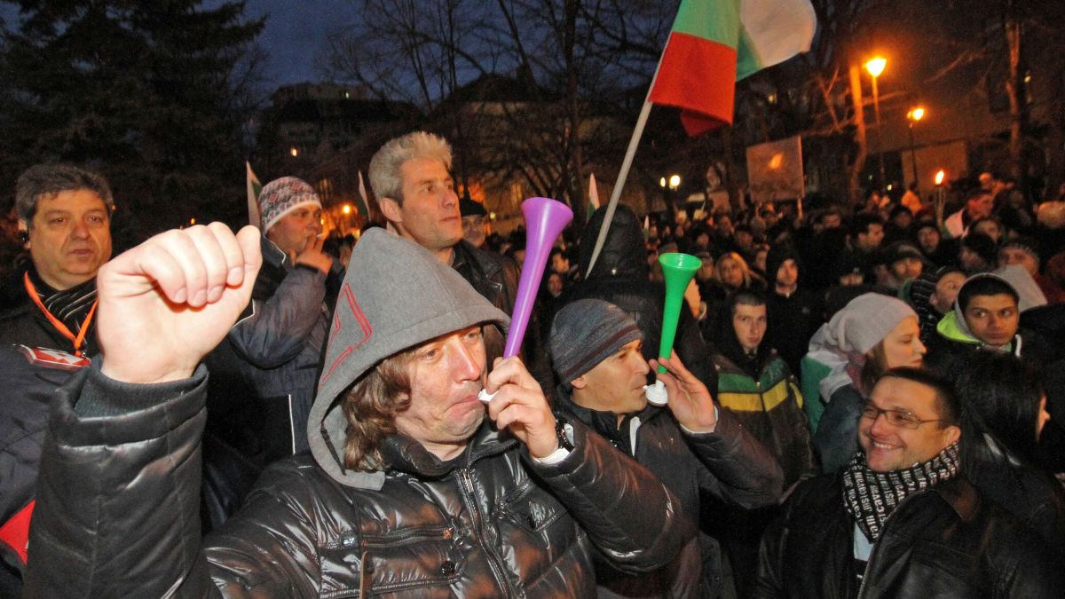 Протестите замират преди неделния импулс