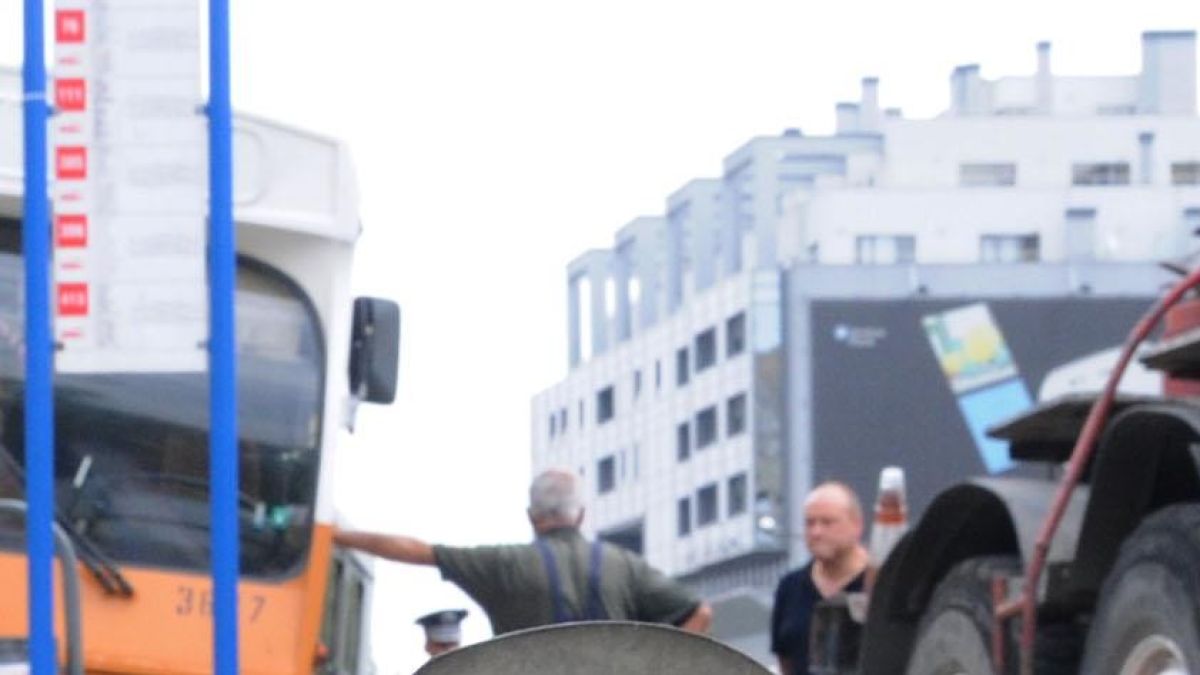 Пешеходец загина на автобусна спирка в “Люлин”