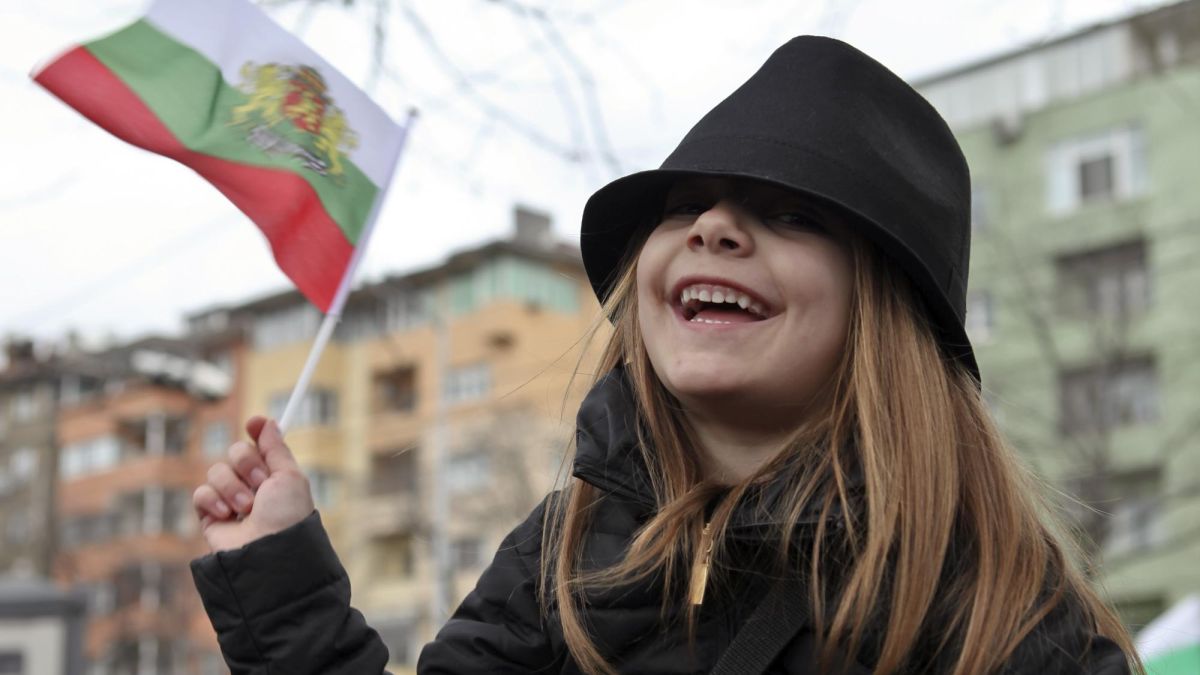 Усмивките на протеста (ГАЛЕРИЯ СНИМКИ)