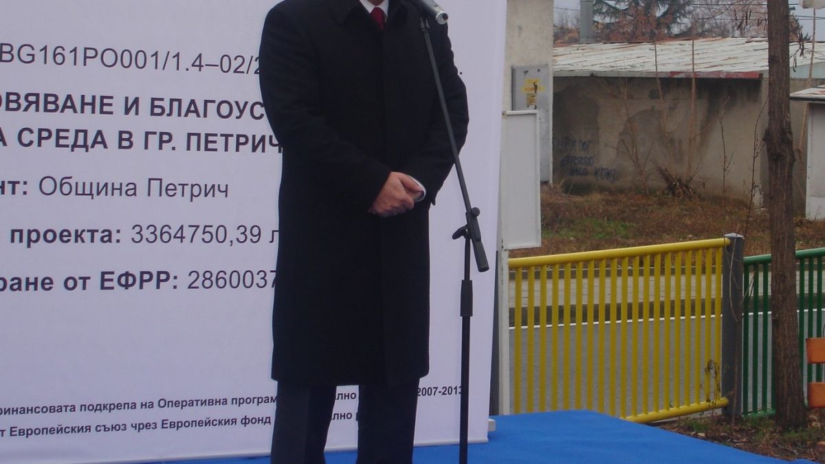 За 4 дни събориха 60 незаконни постройки в Петрич