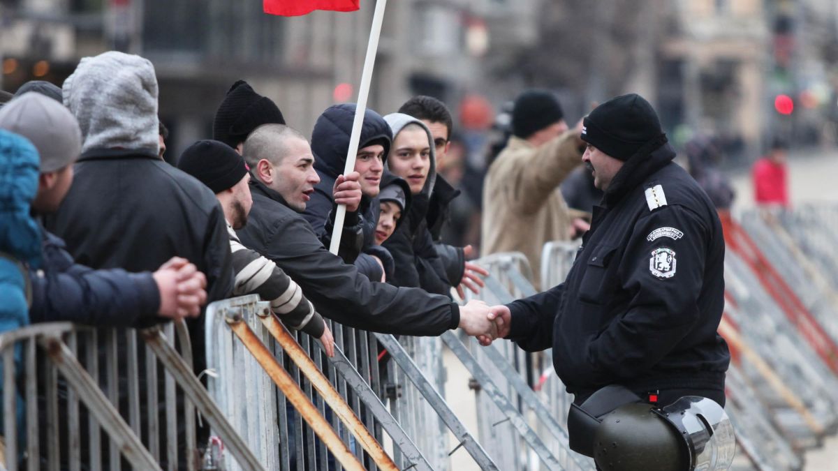 Протестът набира сили - над 1000 вече са на улицата!