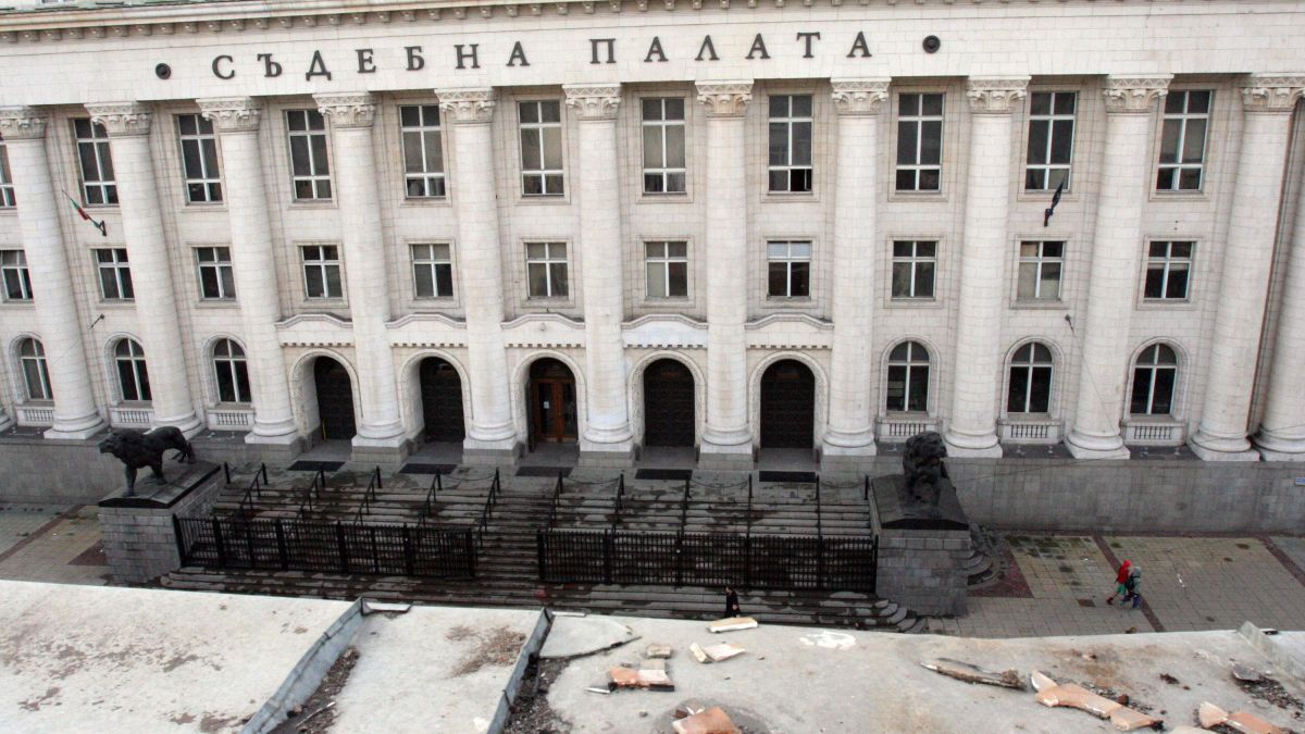 Глас на 112: Има бомба в Съдебната палата