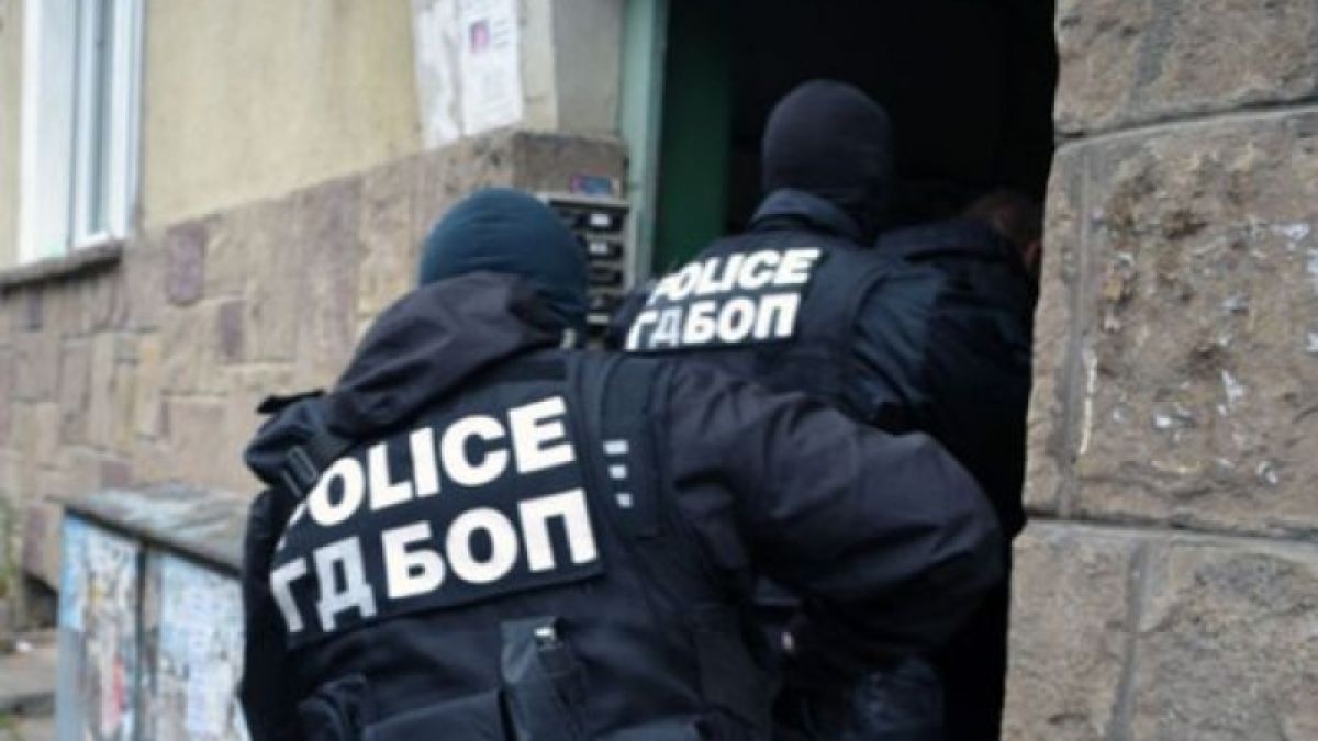 Задържаха 4-ма за лихварство и рекет в Благоевград