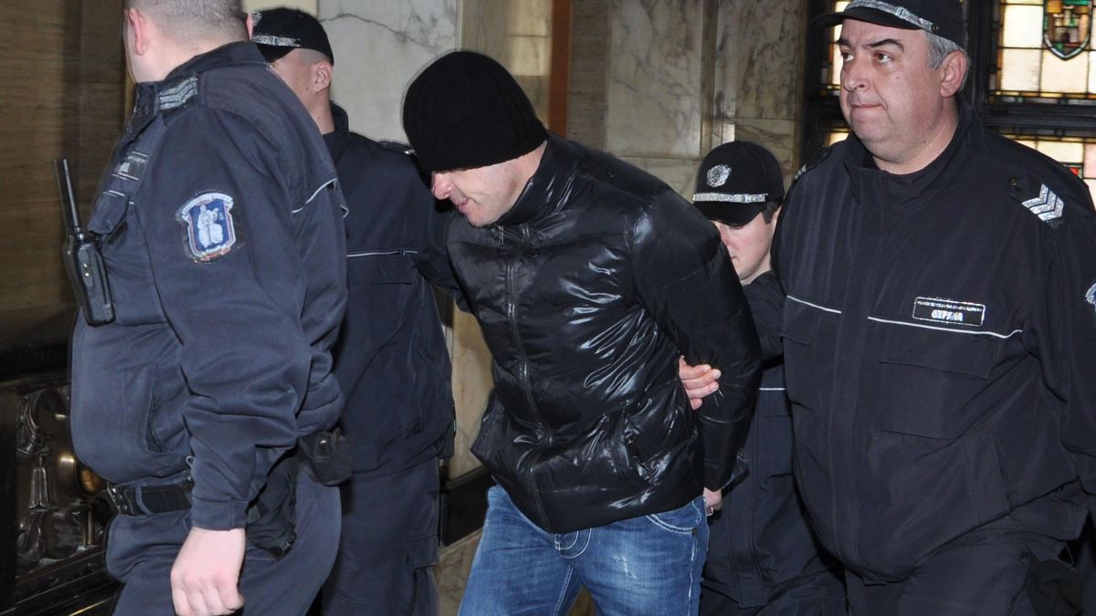 Бабата на Брендо в схема за пране на пари