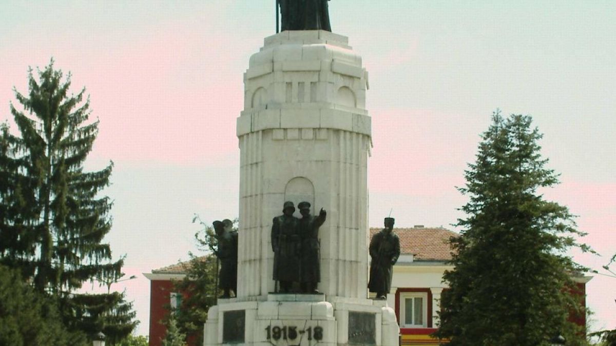 Самовар посреща гостите на музей в парка на Велико Търново