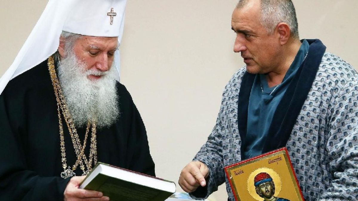 Въвеждат вероучение в училищата 