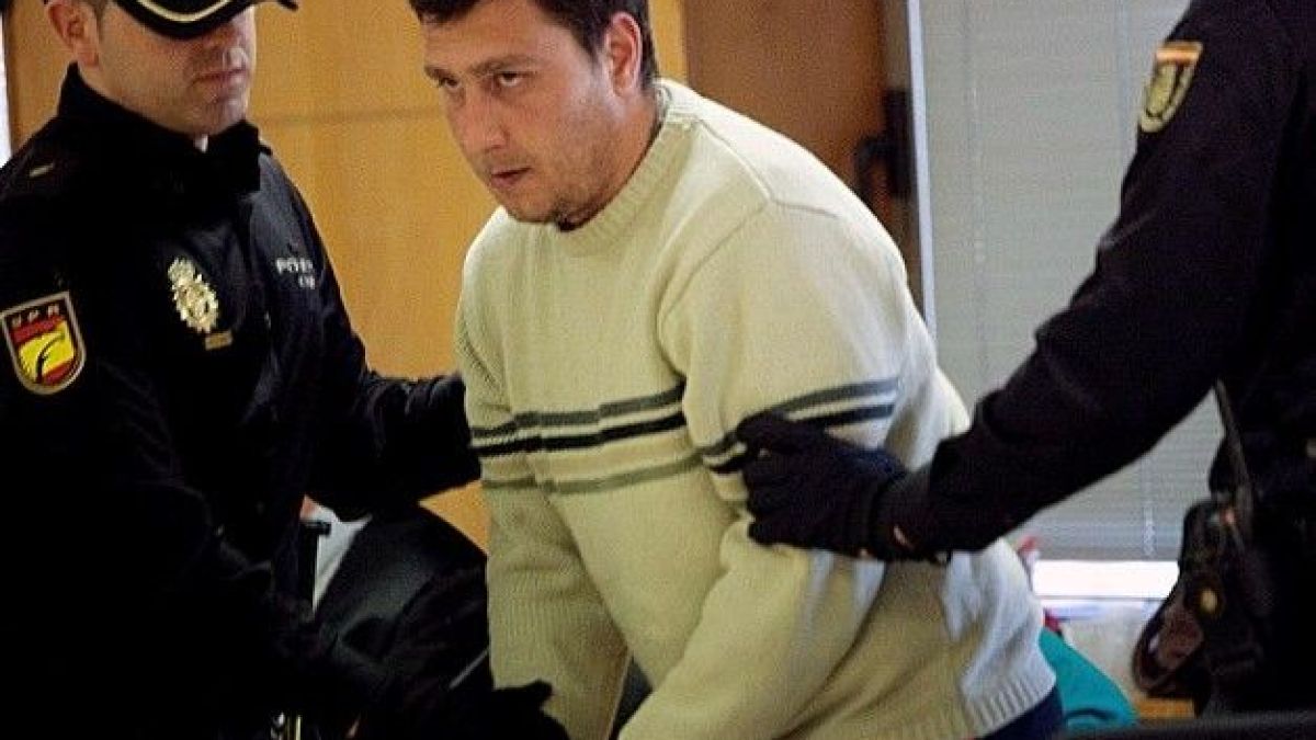 Осъдиха касапина Деян на 20 г. за обезглавена британка  