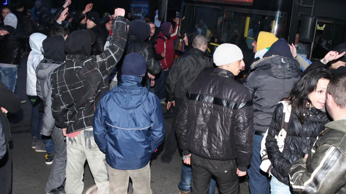 Пуснаха двамата младежи с маските