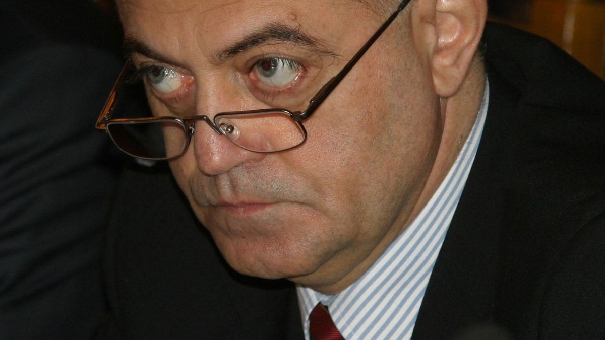 Явор Дачков изкара кирливите ризи на ген. Атанасов и мръсните му пари 