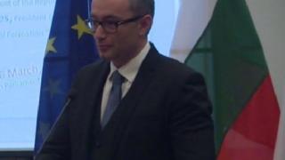 Николай Младенов каза той ли ще е кандидатът за президент на ГЕРБ