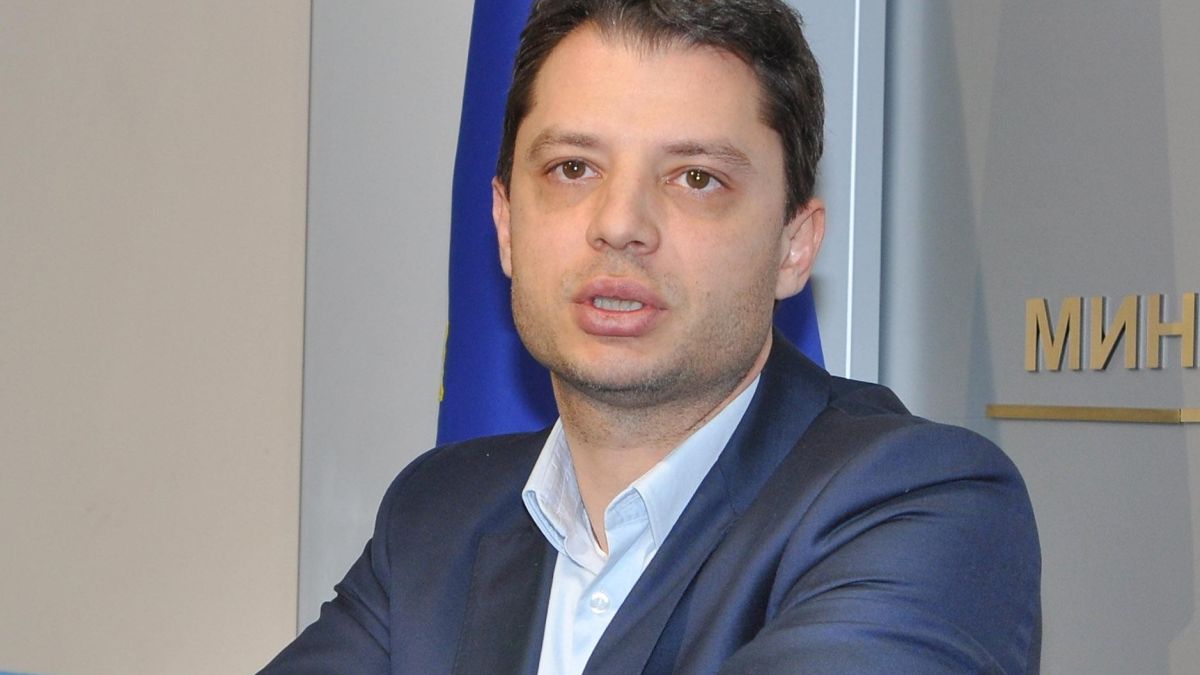Делян Добрев: Токът пада с по-малко от 8%