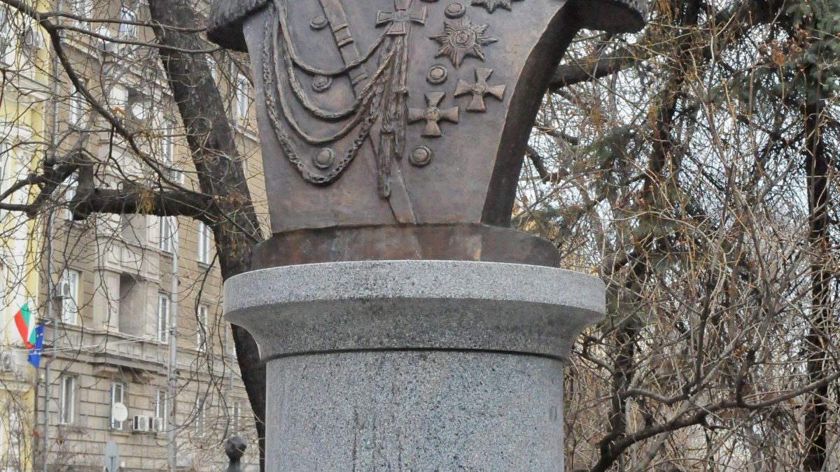 Откриха паметник на генерал Гурко