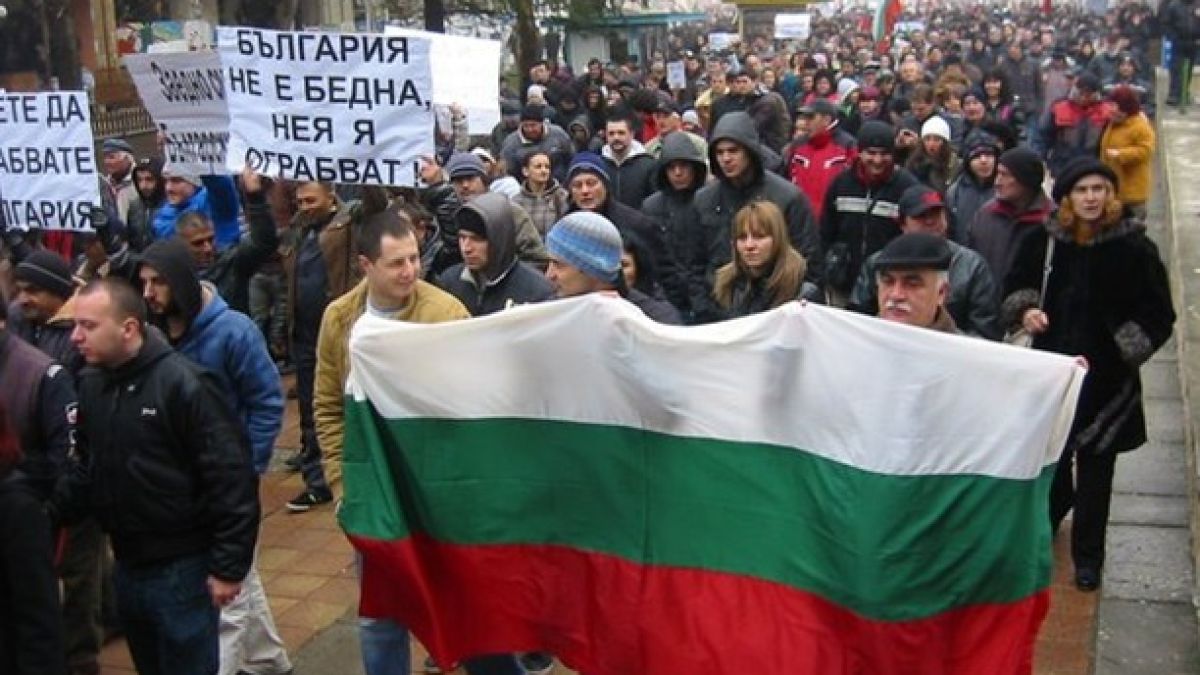 Добрич разруши символ на монополите