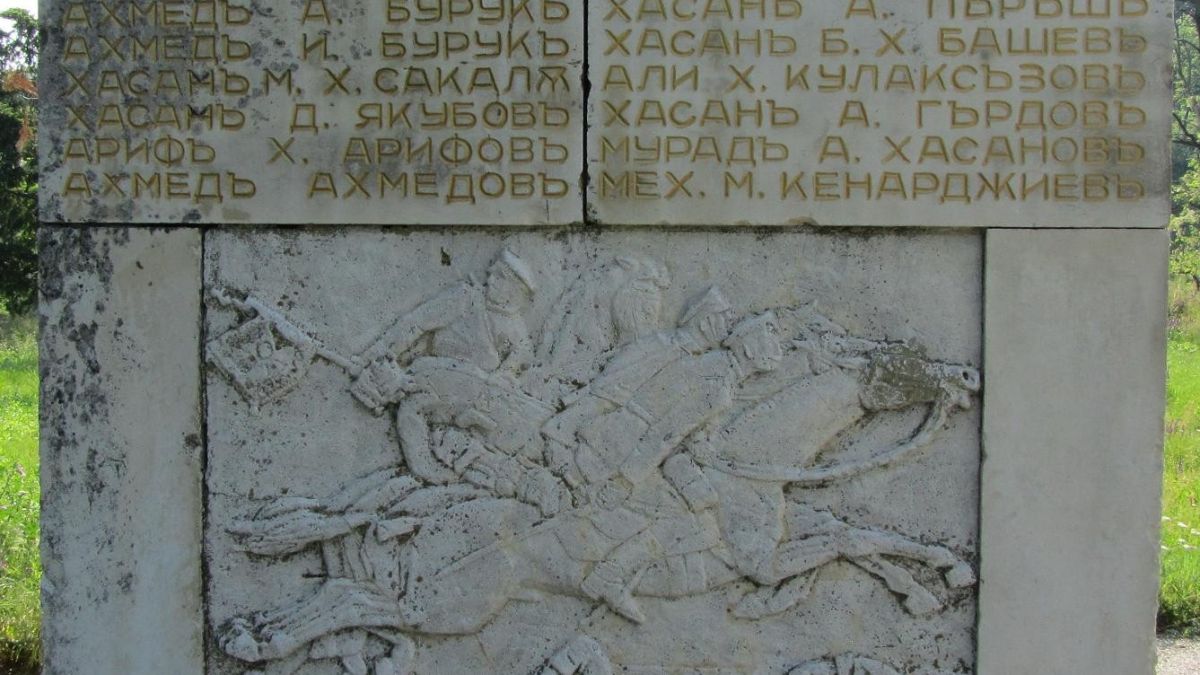 Оскверниха паметник на загиналите в Руско-турската война 