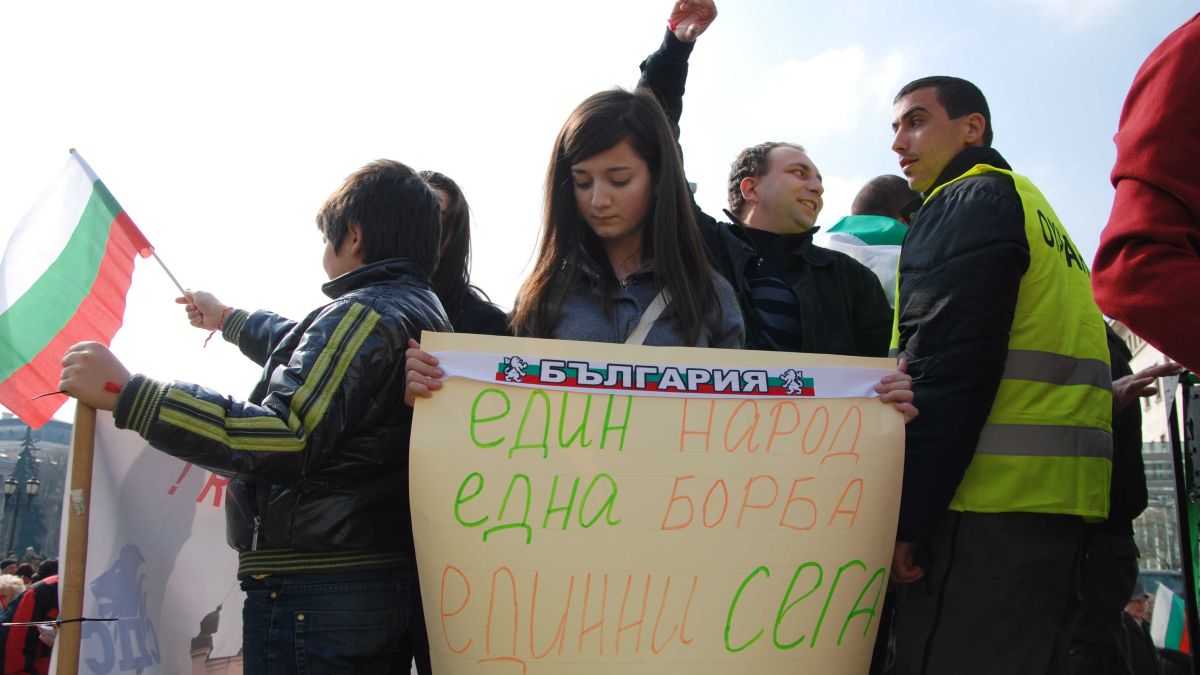 Светът за протестите: Десетки хиляди гневни българи отново на улиците