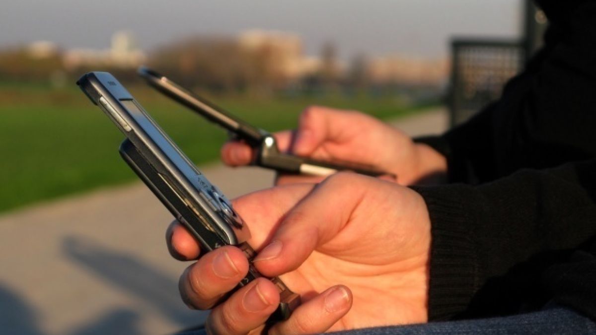 Предупредиха мобилните оператори за сканирането на подписи на клиентите