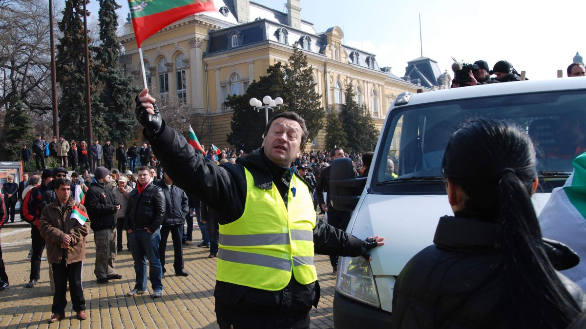 Вижте кои са фалшивите герои на протестите!