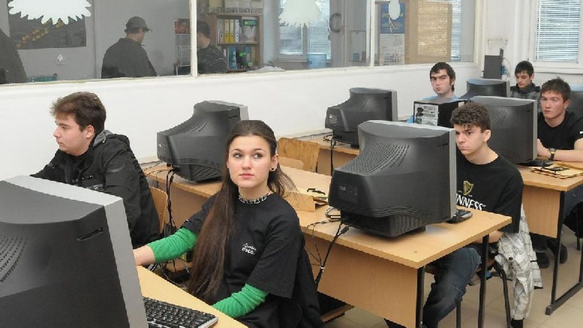 Глад за инженери, всеки трети не завършва