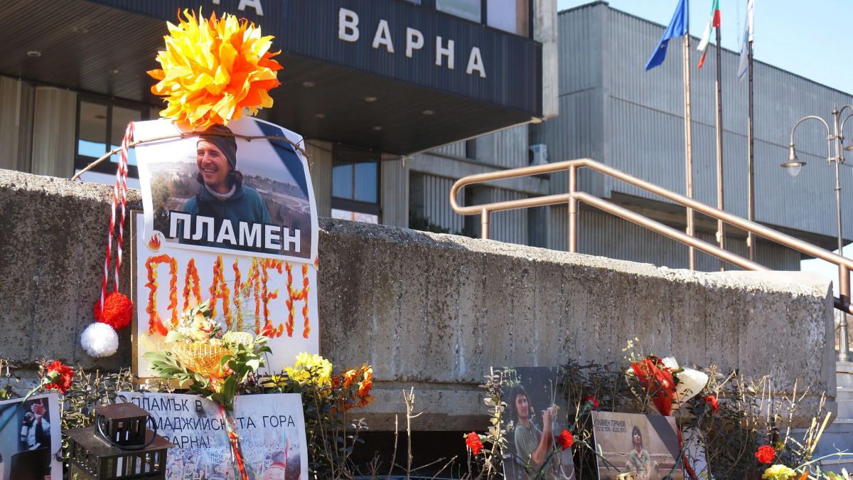 Варненци на мълчалив протест в памет на Пламен Горанов 