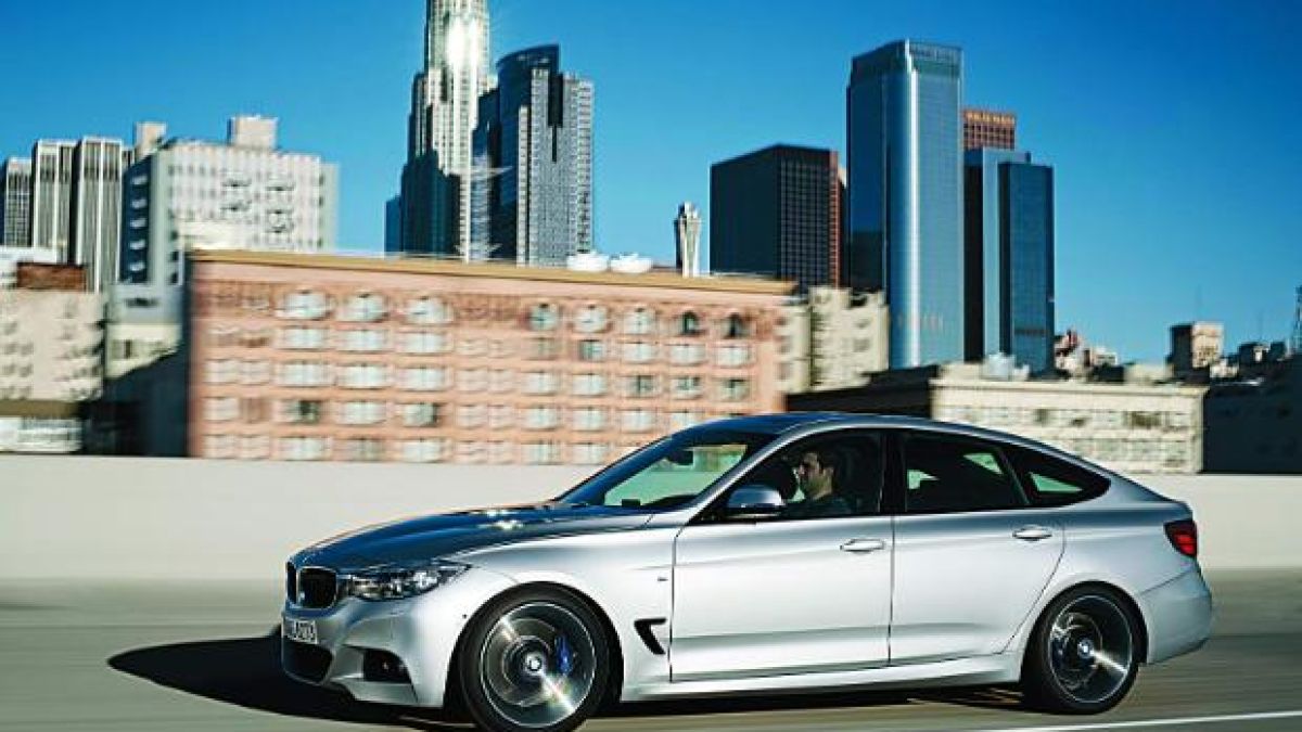 BMW кръстоса седан и комби