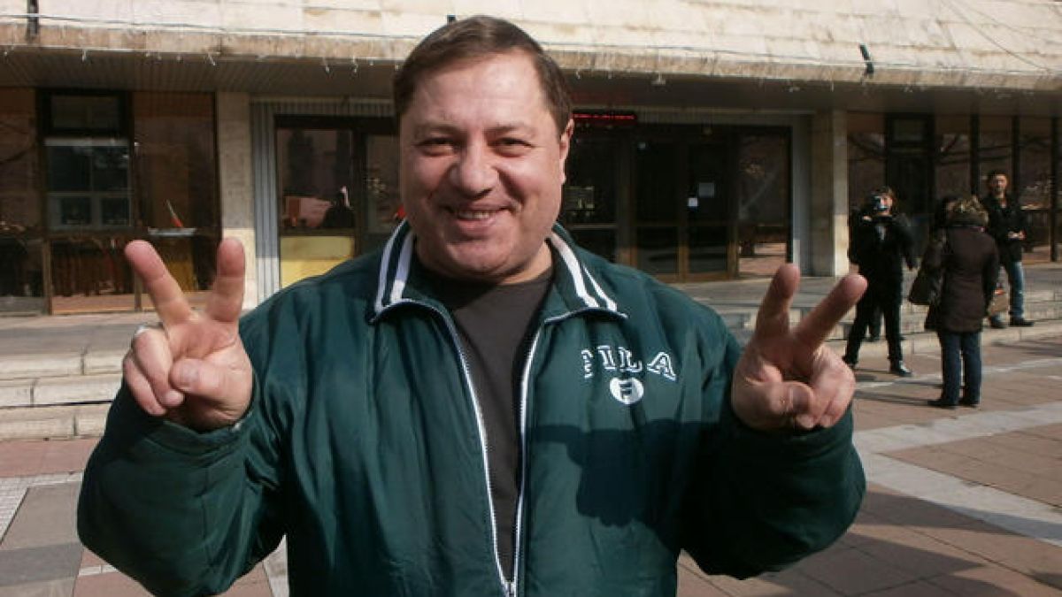 Изгониха фолкпевец от къщата му за побой над благоверната