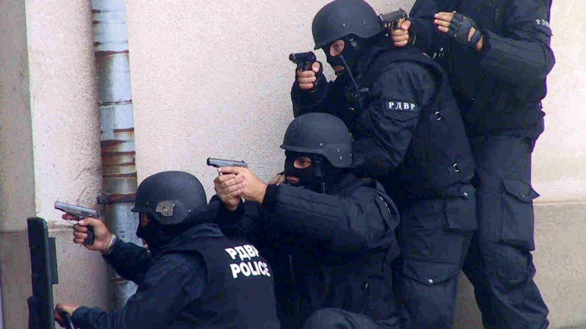 Иззети са кашони с валута и сребро от чейндж бюра на Цефа и баща му