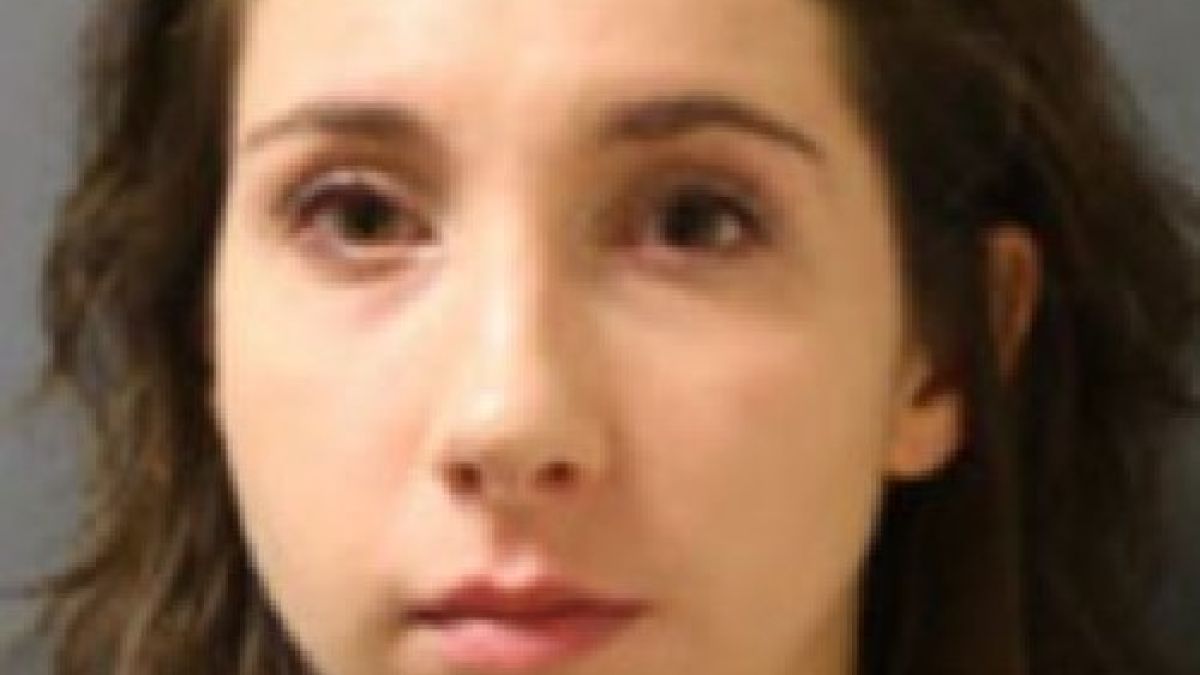 Преподавателка по танци съблазнила своя непълнолетна ученичка 