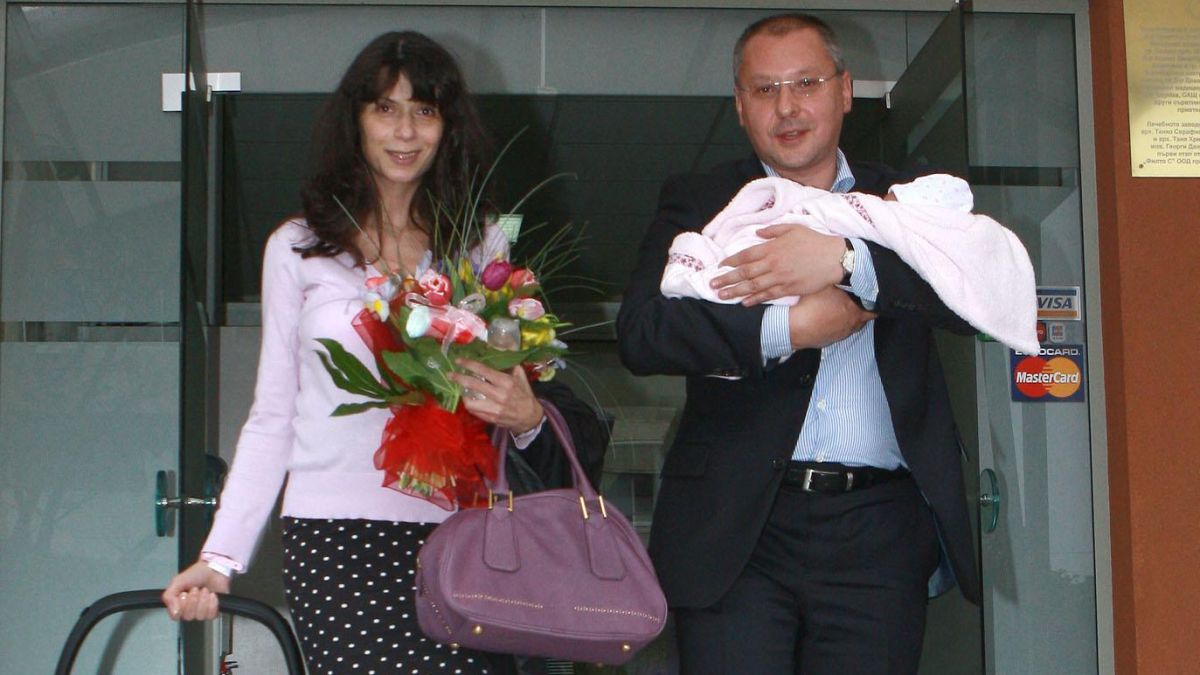 Станишев и Моника чакат син