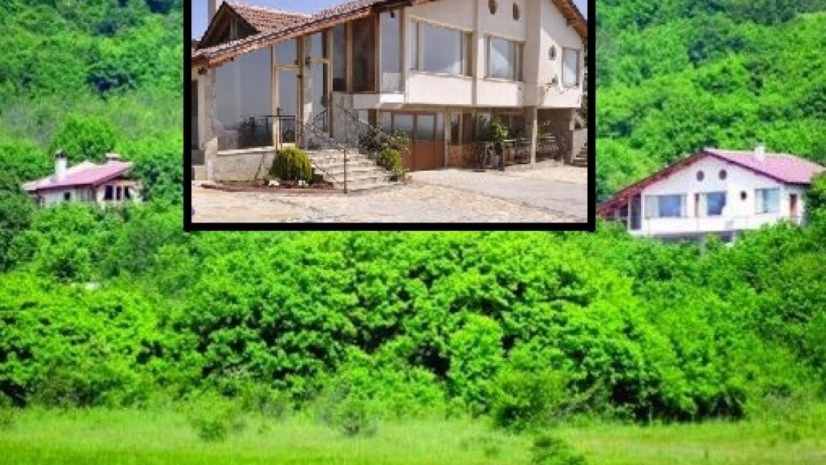 Събарят една от вилите на Баневи