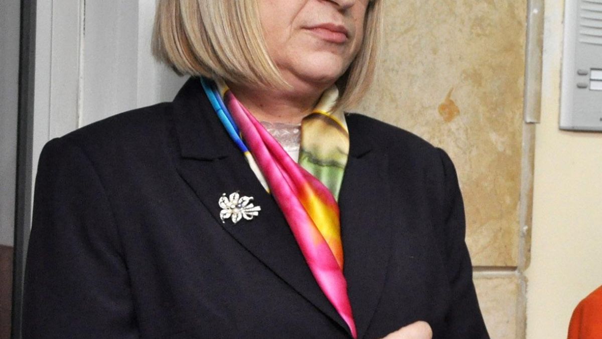 Цецка Цачева призна: Затегнахме коланите толкова, че скъсахме доверието