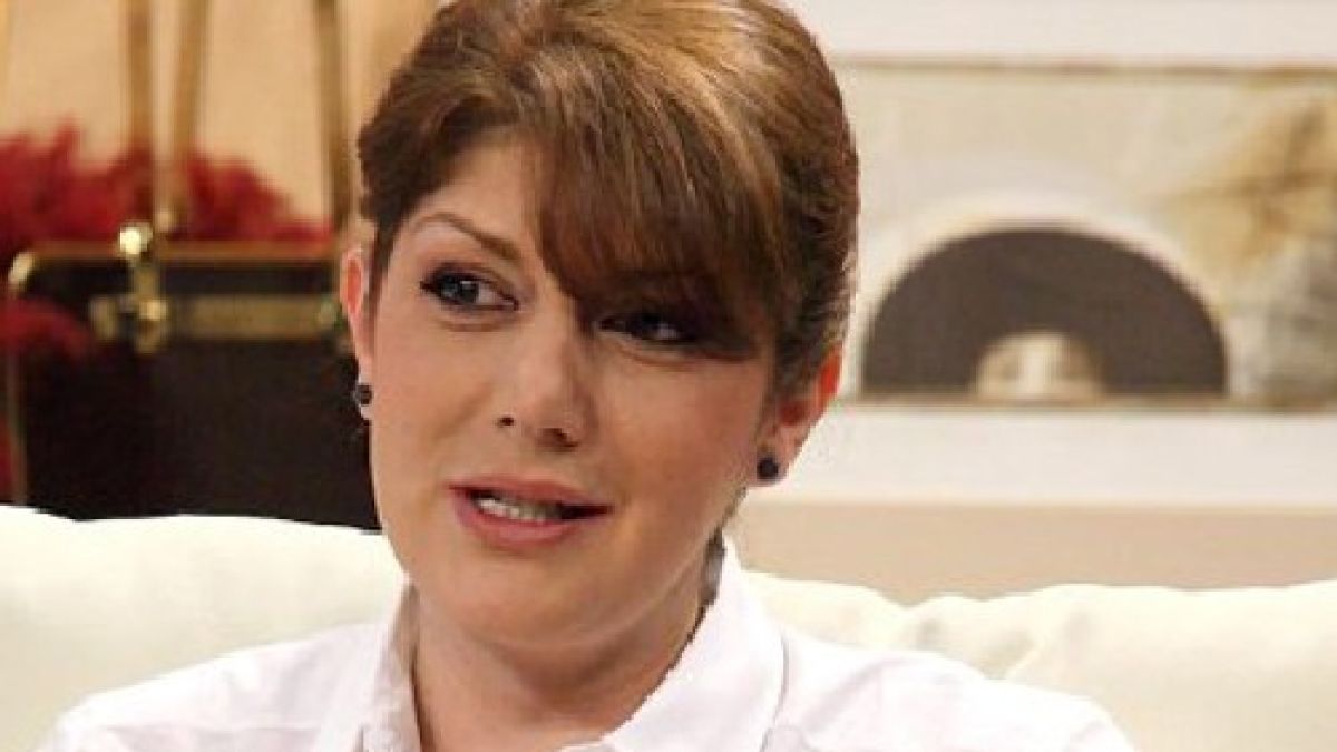 Протестиращи свиха номер на Диана Найденова