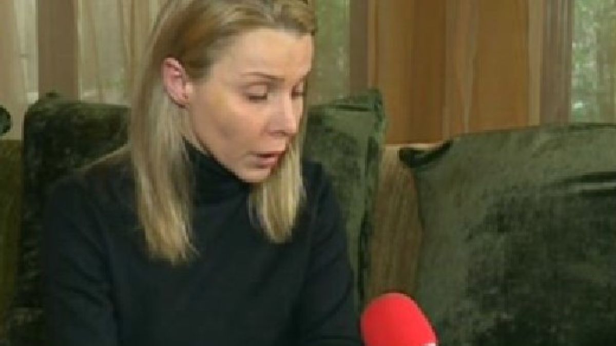 Ясновидки: Жена пази отвлечената Лара