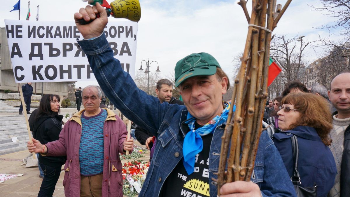 Протестиращите във Варна блокираха възлово кръстовище