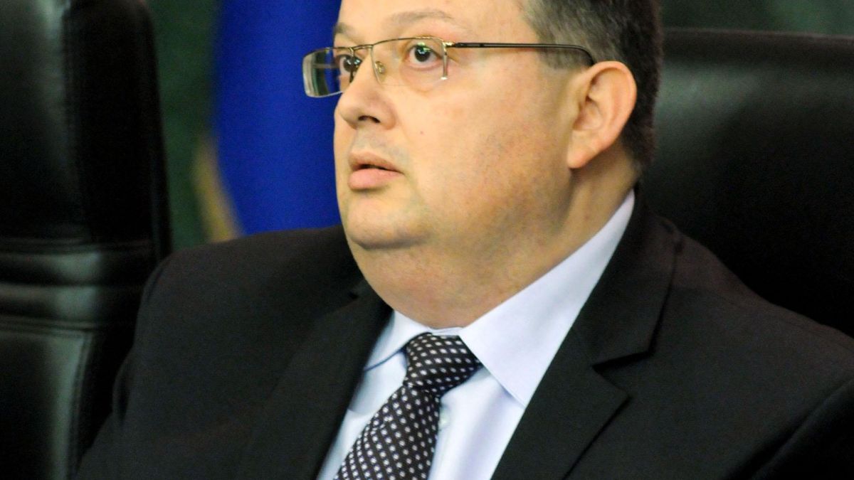 Официално: Цацаров проверява договорите на Мариците