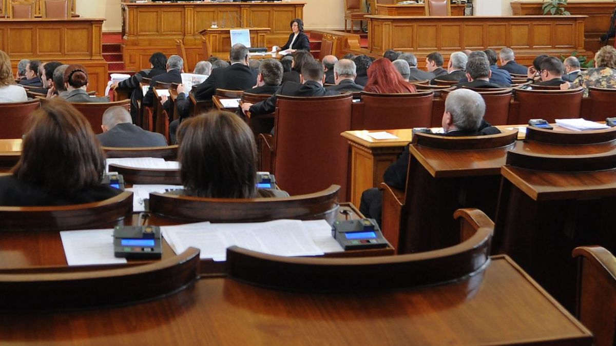 Депутатите отхвърлиха проекторешение за намаляване цените на тока