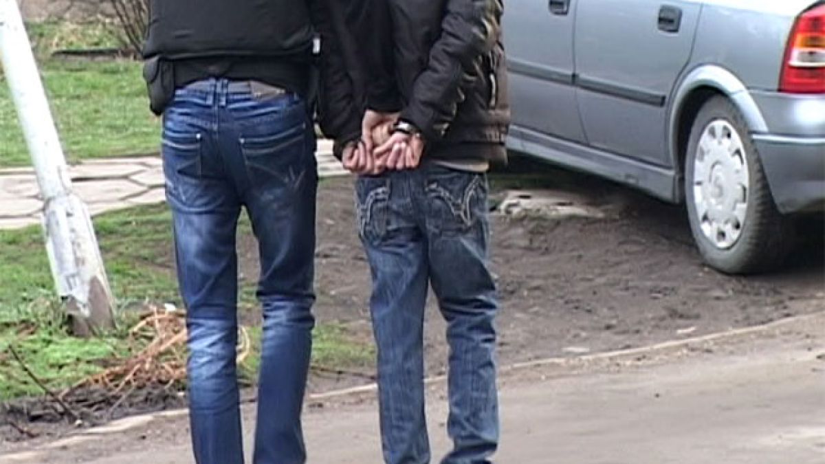 Двама перверзници арестувани за секс извращения с деца по интернет