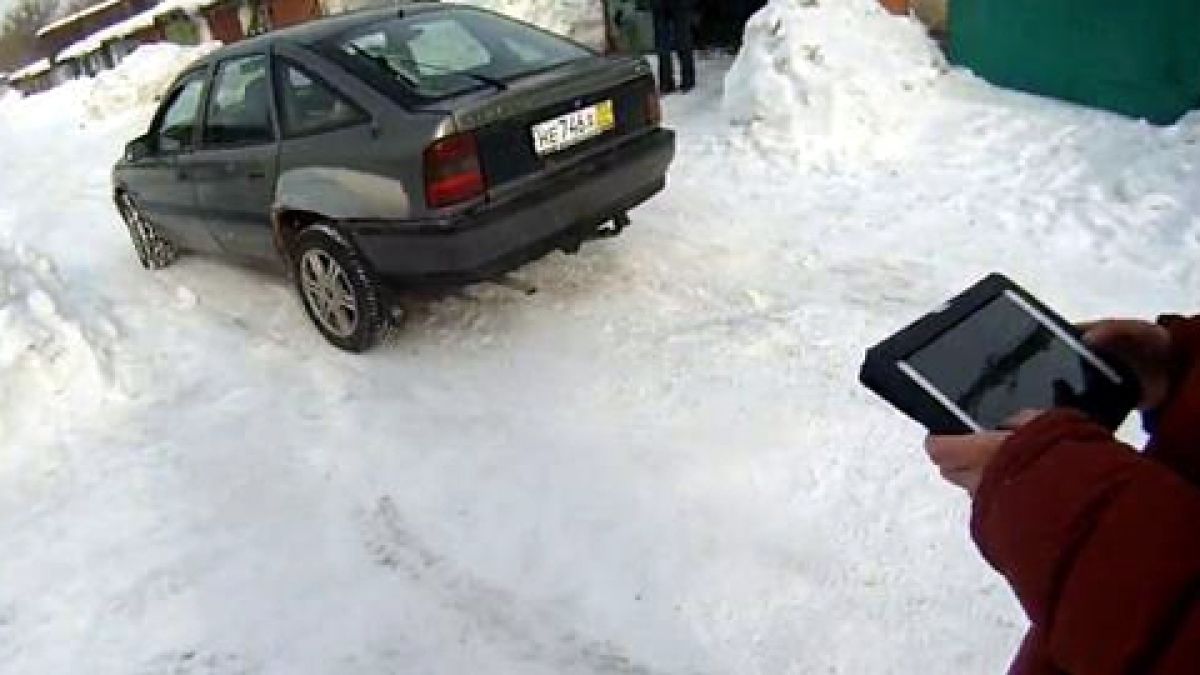 Руски Opel Vectra без шофьор