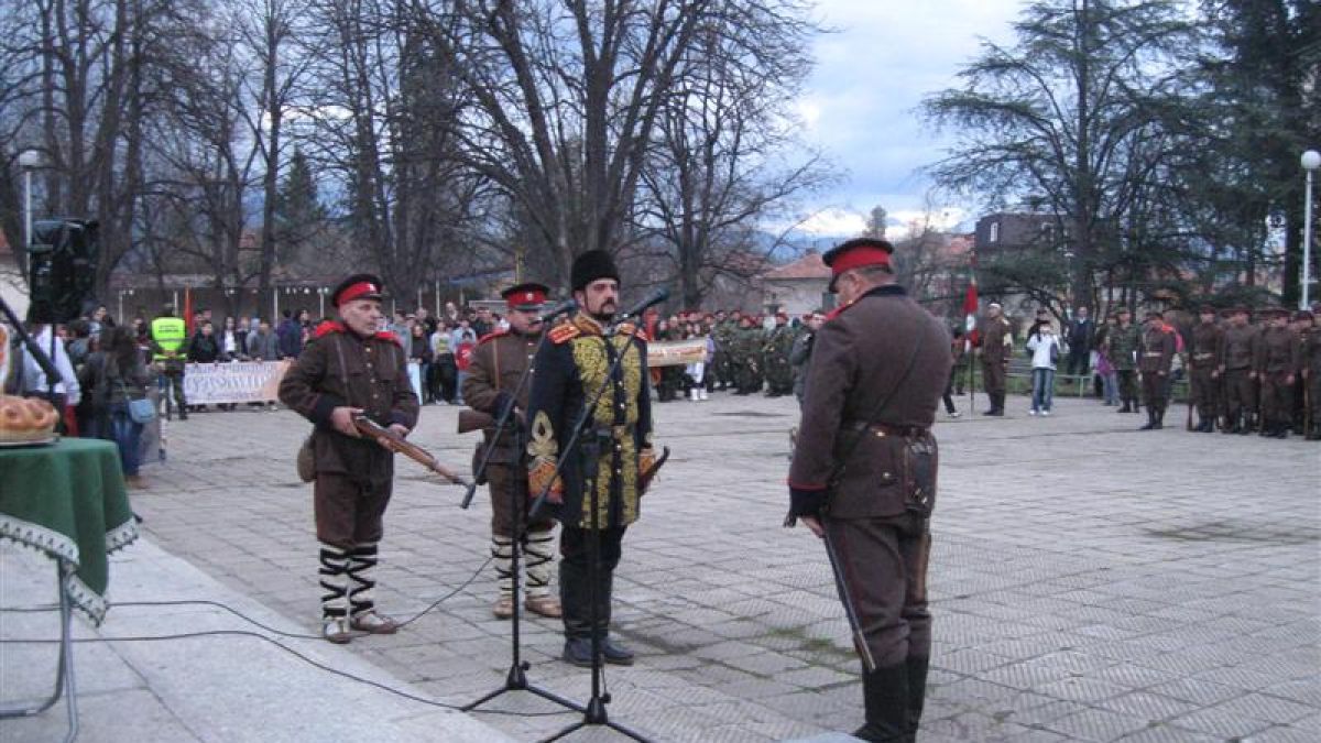 Мехмед Шукри паша предаде сабята си в Казанлък (СНИМКИ)