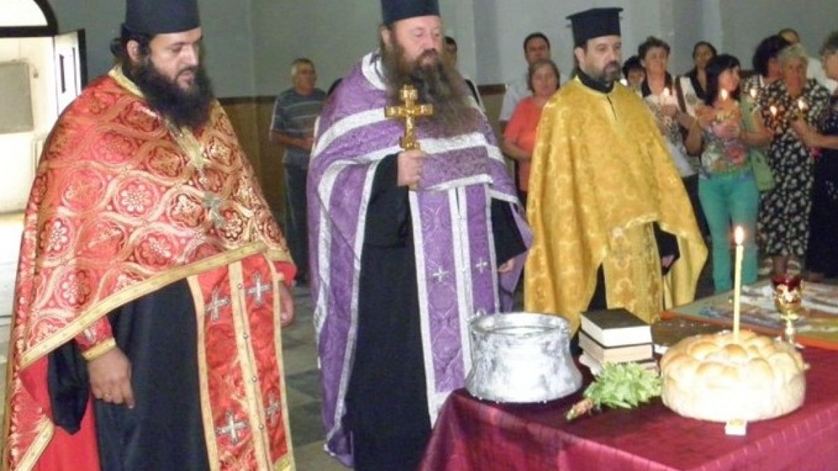 Попове на бунт след ремонт на храм