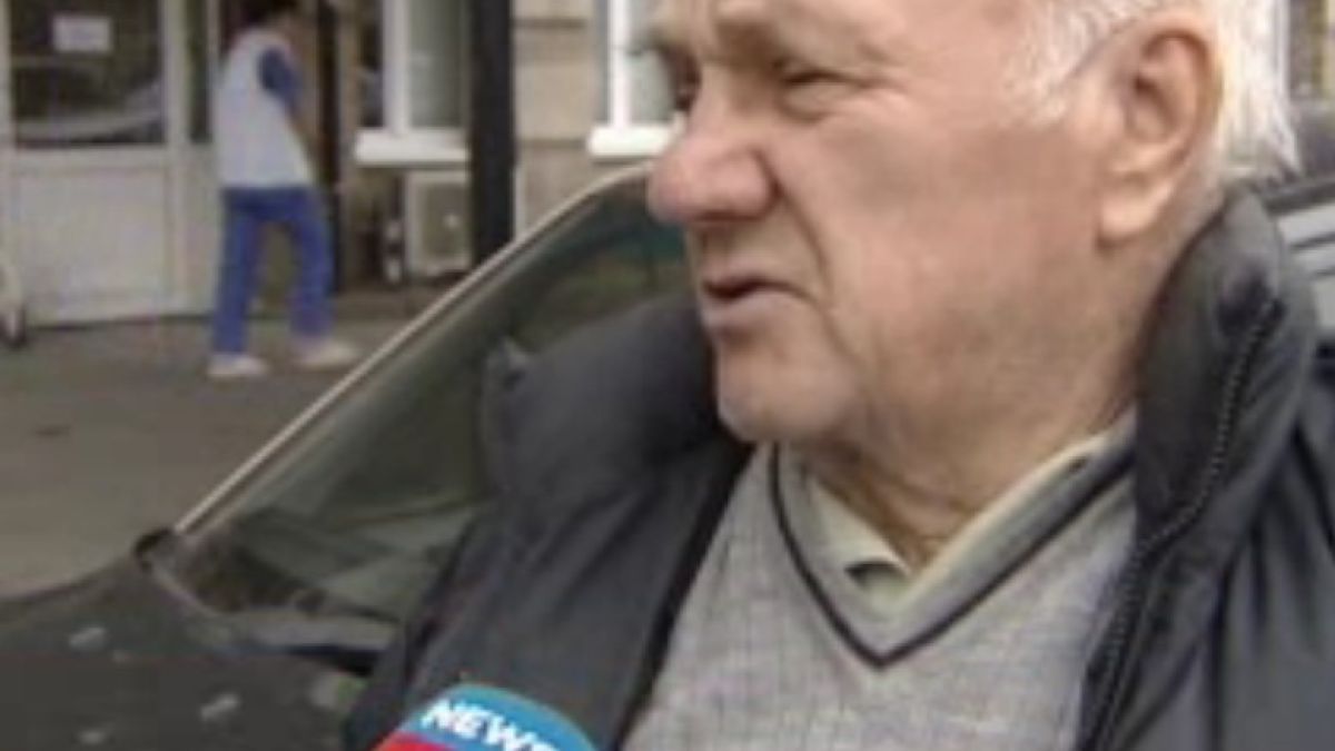 Животът на запалилия се пред президентството ще е в опасност дълго време