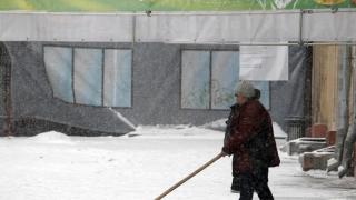 Обилният снеговалеж предизвика хаос в московския транспорт 