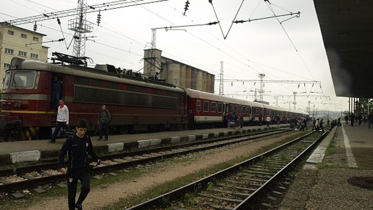 Спряха влаковете по линията Дъбово-Габрово