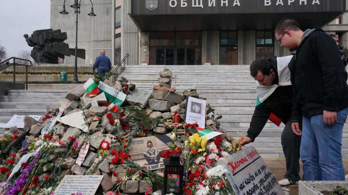 50-ина на протест във Варна