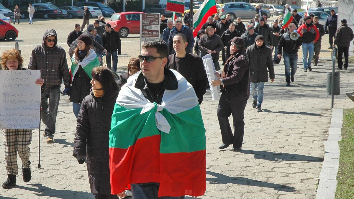 “Народът срещу олигархията” на поход за обединение