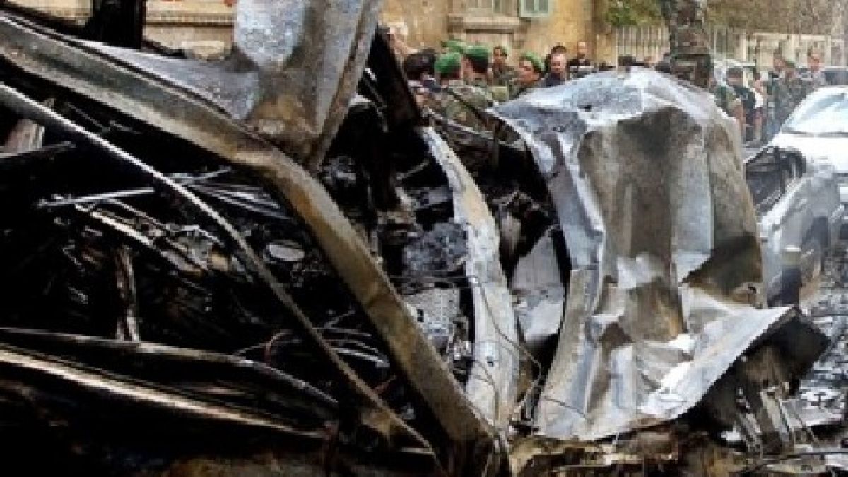 Кола-бомба убила 10 души в Басра